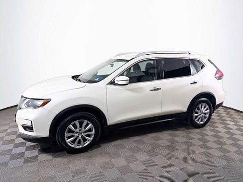 Certified 2018 Nissan Rogue SV image 1