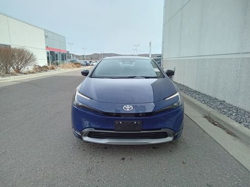 Used 2024 Toyota Prius XLE image 4