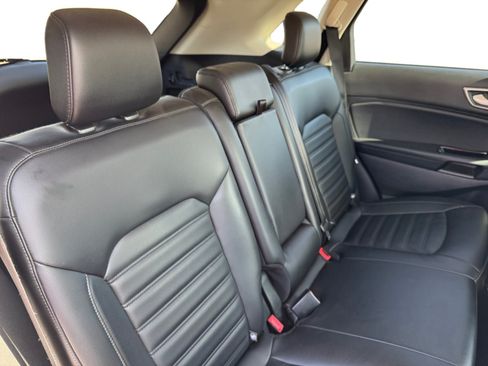 Used 2019 Ford Edge SEL w/ Equipment Group 201A FWD image 18