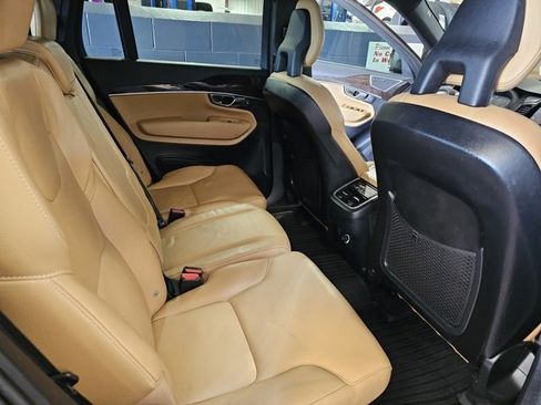Used 2017 Volvo XC90 T6 Momentum w/ Vision Package image 28