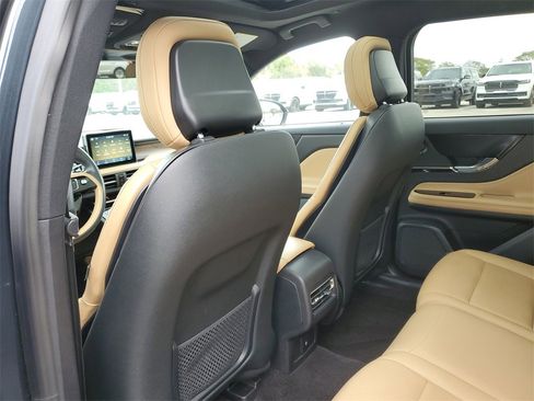 Certified 2020 Lincoln Corsair Reserve image 10