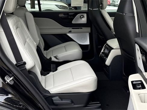 New 2026 Lincoln Aviator Reserve image 10