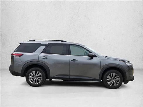 Used 2025 Nissan Pathfinder SV AWD/4WD image 4