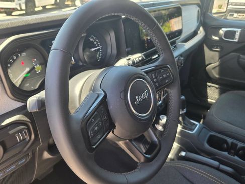 Used 2025 Jeep Wrangler Unlimited Sport S 4xe AWD/4WD image 16