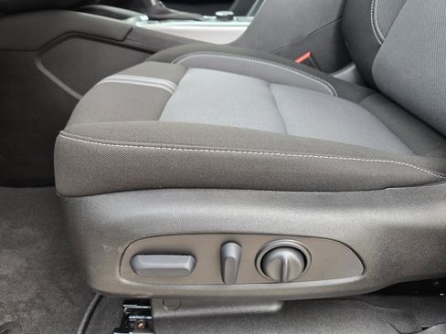 New 2025 Chevrolet Blazer LT w/ Convenience Package image 18