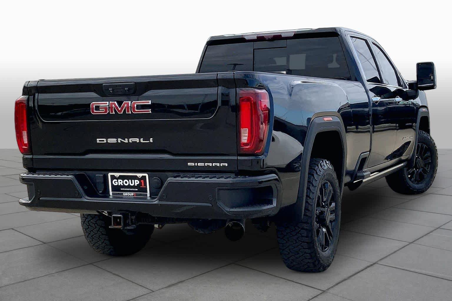 Used 2023 GMC Sierra 3500 Denali w/ Denali Black Diamond Edition AWD/4WD image 12