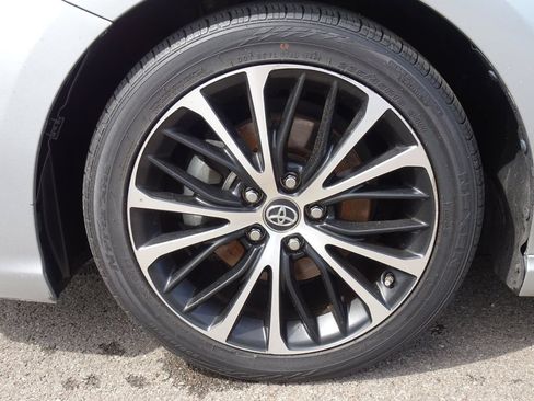 Used 2019 Toyota Camry SE FWD image 25