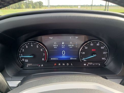 Used 2022 Ford Explorer XLT w/ Equipment Group 202A AWD/4WD image 16