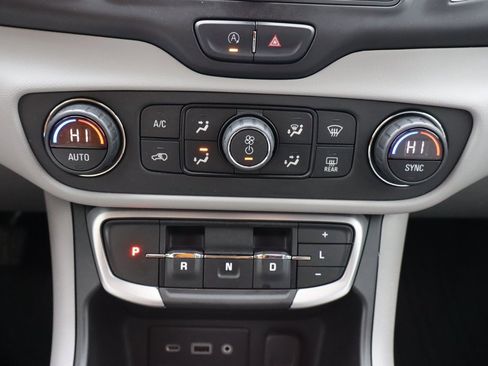 Used 2022 GMC Terrain SLE w/ Driver Convenience Package image 12