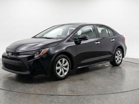 Used 2025 Toyota Corolla LE FWD image 3