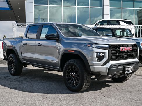 Used 2026 GMC Canyon Elevation image 2