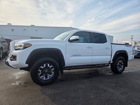 Used 2023 Toyota Tacoma TRD Off-Road w/ TRD Premium Off Road Package image 1