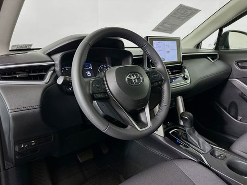 Certified 2024 Toyota Corolla Cross LE w/ Moonroof Package AWD/4WD image 9