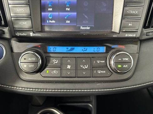 Used 2017 Toyota RAV4 XLE AWD/4WD image 19