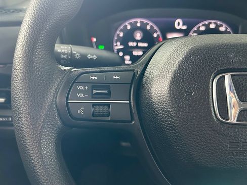 Used 2025 Honda Accord SE image 32