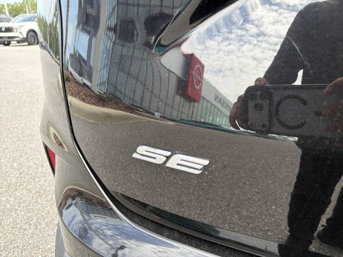 Used 2024 Ford Edge SEL AWD/4WD image 10