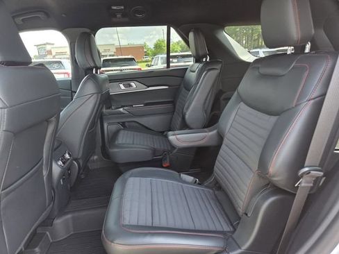New 2026 Ford Explorer ST-Line w/ ST-Line Street Pack RWD image 15