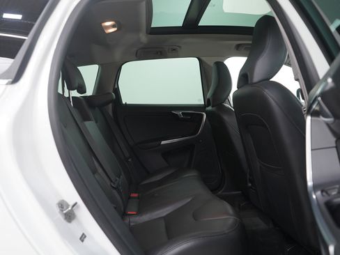 Used 2016 Volvo XC60 T5 Premier w/ Protection Package image 12