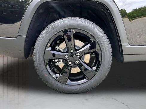 New 2026 Jeep Grand Cherokee L Limited w/ Limited Altitude Package AWD/4WD image 37