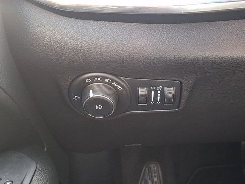 Used 2023 Jeep Compass High Altitude AWD/4WD image 24