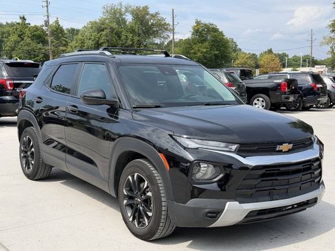 Used 2023 Chevrolet TrailBlazer LT w/ Convenience Package FWD image 4