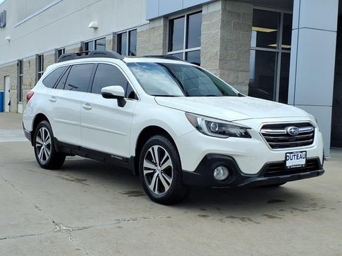 Used 2018 Subaru Outback 2.5i Limited AWD/4WD image 3