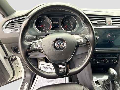 Used 2021 Volkswagen Tiguan SE R-Line FWD image 39