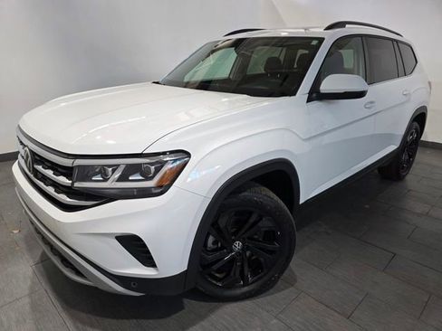 Used 2022 Volkswagen Atlas SE image 1