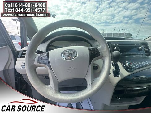 Used 2013 Toyota Sienna LE w/ Towing Pkg FWD image 17