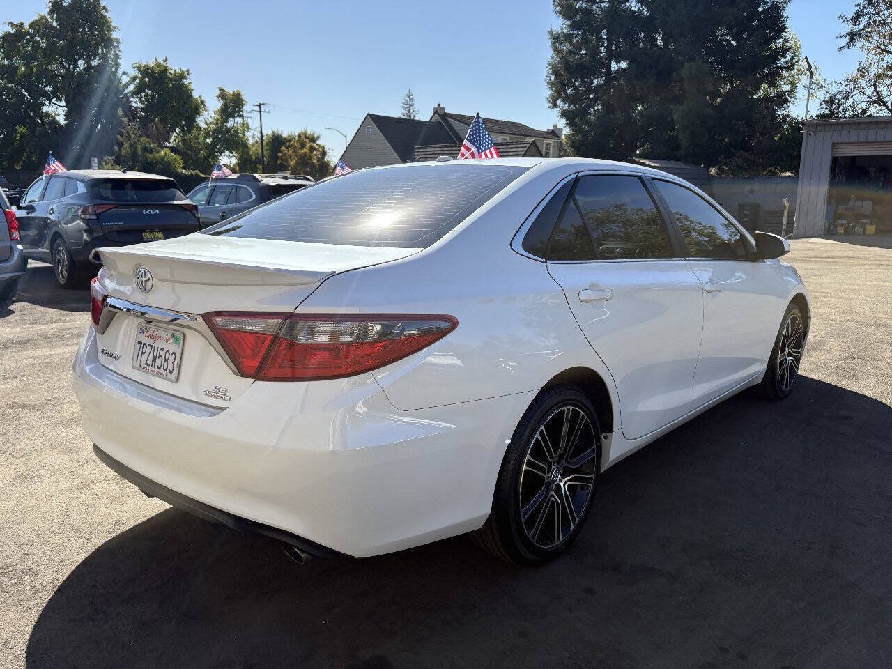 Used 2016 Toyota Camry SE FWD image 8