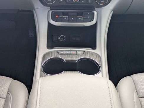 Used 2023 GMC Acadia SLT w/ Technology Package image 22