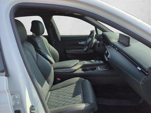 Used 2024 Genesis GV70 3.5T Sport w/ Sport Advanced Package AWD/4WD image 25