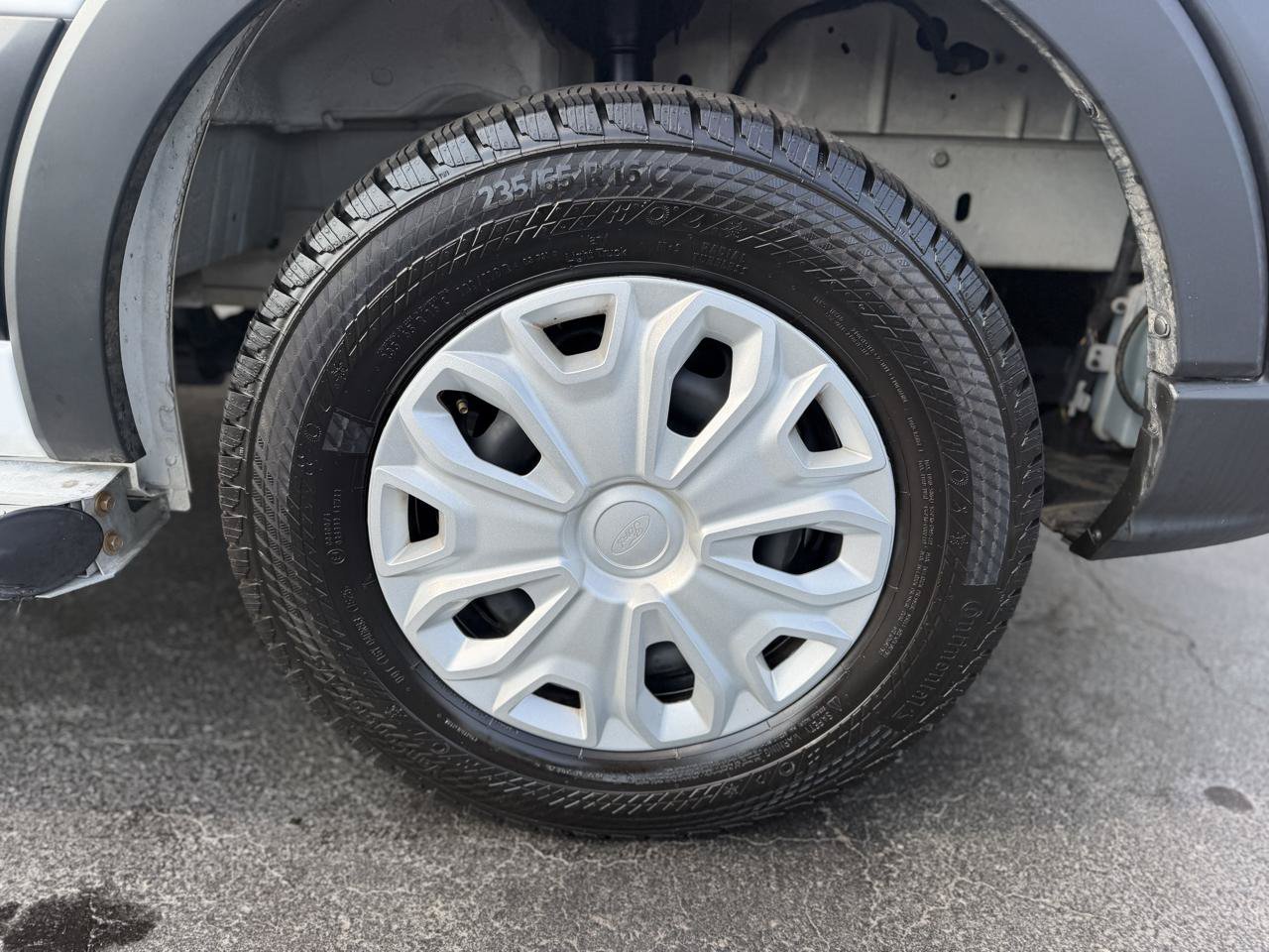 Used 2025 Ford Transit 250 Low Roof w/ Exterior Upgrade Package RWD image 31