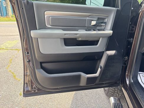 Used 2017 RAM 2500 SLT w/ Snow Chief Group AWD/4WD image 19