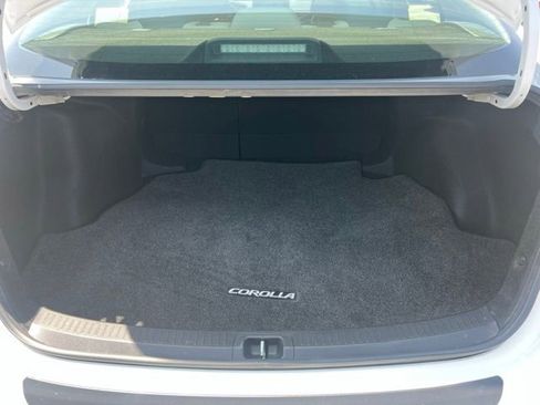 Used 2022 Toyota Corolla LE w/ Carpet Mat Package (TMS) FWD image 30
