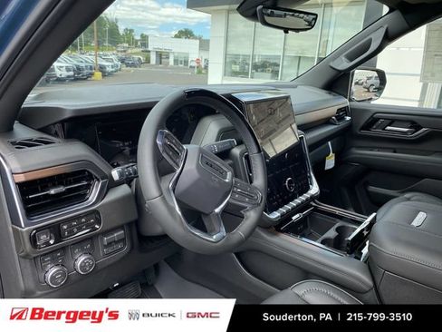 New 2026 GMC Yukon Denali w/ Denali Reserve Package AWD/4WD image 11
