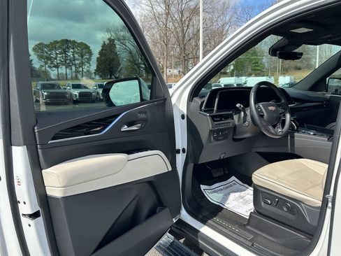 Certified 2021 Cadillac Escalade Sport w/ Driver Assist Tech Package image 16