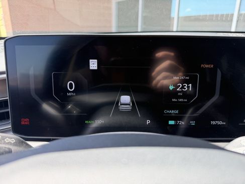 Used 2024 Kia EV9 Light Long Range RWD image 17
