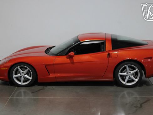Used 2011 Chevrolet Corvette Coupe w/ 1LT image 14