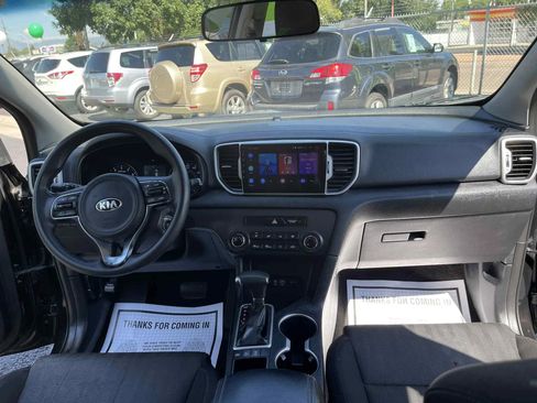 Used 2017 Kia Sportage LX image 17