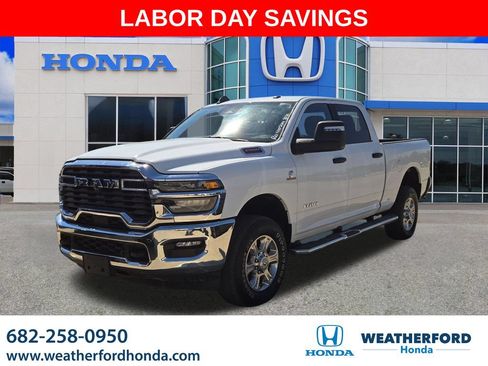 Used 2025 RAM 2500 Big Horn AWD/4WD image 1
