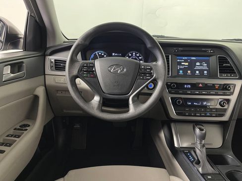 Used 2017 Hyundai Sonata SE FWD image 15