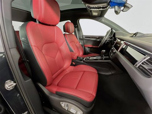 New 2026 Porsche Macan image 30