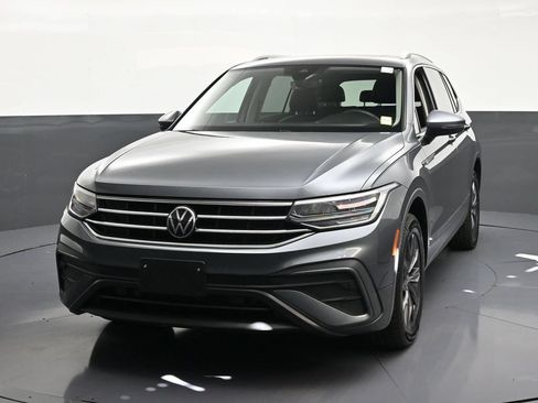 Used 2022 Volkswagen Tiguan SE AWD/4WD image 8