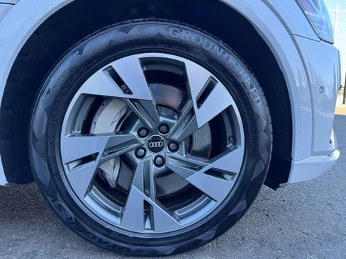 Used 2021 Audi e-tron Premium Plus w/ Premium Plus Package image 19