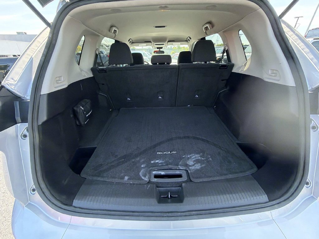 Used 2024 Nissan Rogue S AWD/4WD image 14