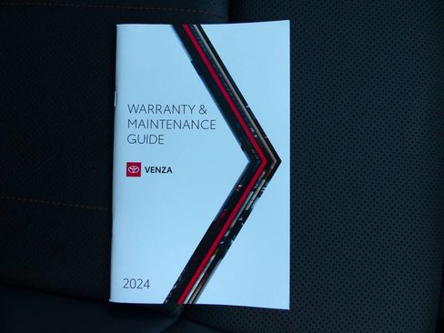 Used 2024 Toyota Venza Limited image 50