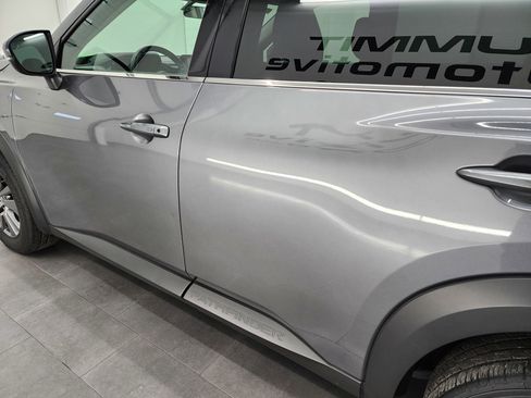 Used 2025 Nissan Pathfinder SV image 33