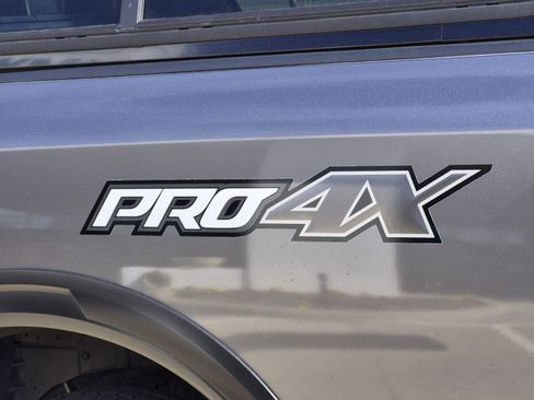 Used 2020 Nissan Titan PRO-4X w/ Pro-4x Convenience Package image 10