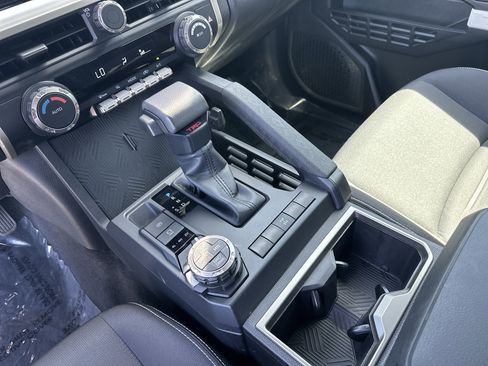 Used 2024 Toyota Tacoma TRD Off-Road image 26